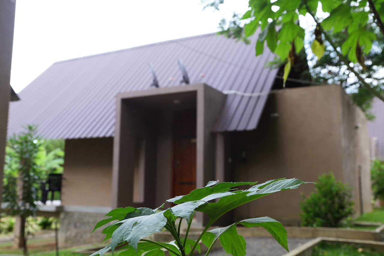 Hantara Udawalawa Hotel Udawalawe Exterior photo